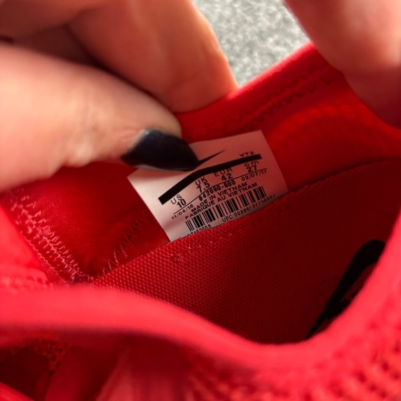 NIKE Men’s Red Lunacharge Training Shoes Athletic Sneakers size: 10 - Picture 9 of 9